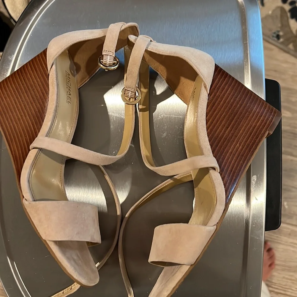 Tan wedges - Picture 4 of 4